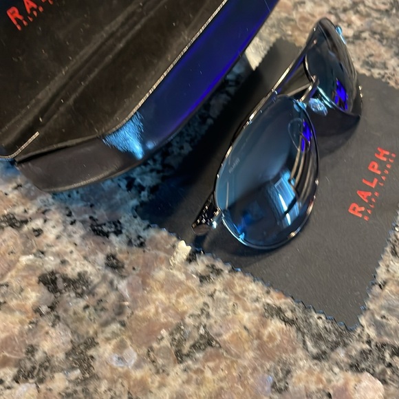 Ralph Lauren sun glasses - Picture 2 of 4